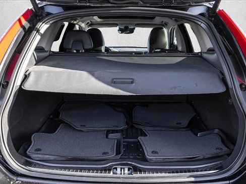 Used 2016 Volvo XC60 T6 Platinum image 23