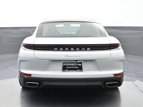 Certified 2025 Porsche Panamera image 24