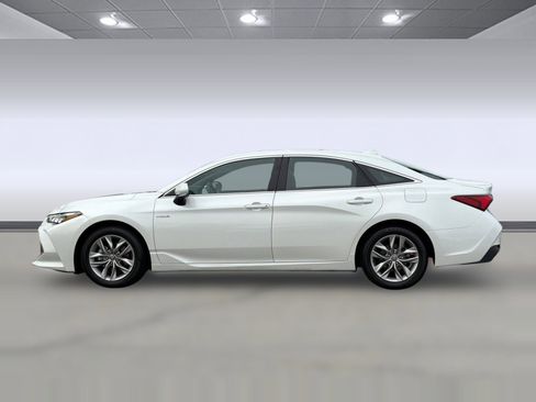 Used 2021 Toyota Avalon XLE w/ Carpet Mat Package (TMS) image 2