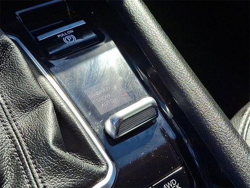 Used 2023 Jeep Compass Limited image 25