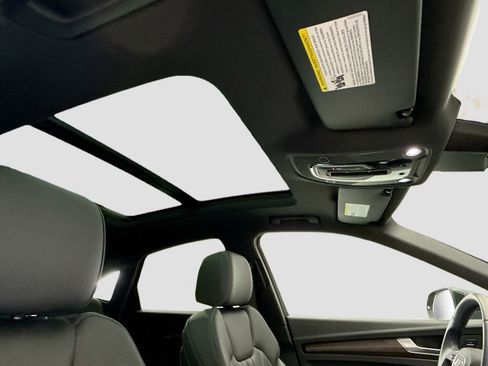 Certified 2023 Audi Q5 2.0T Premium w/ Convenience Package image 16