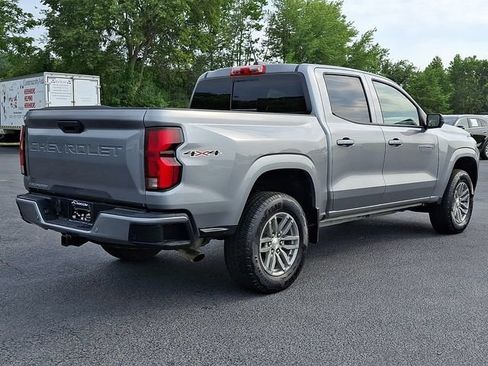 Used 2025 Chevrolet Colorado LT w/ LT Convenience Package AWD/4WD image 9