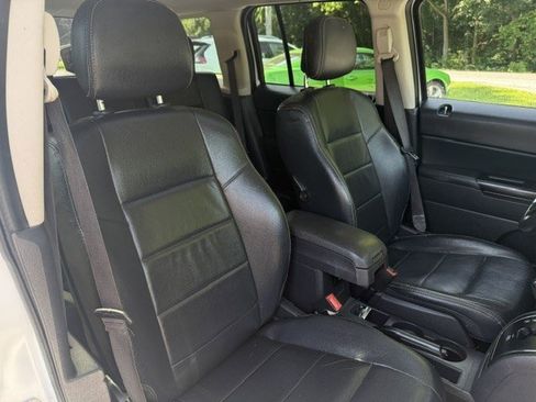 Used 2016 Jeep Patriot High Altitude AWD/4WD image 11
