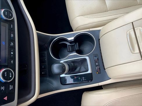 Used 2017 Toyota Highlander Limited Platinum FWD image 15