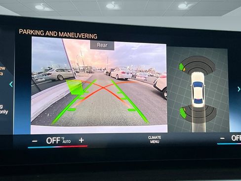 Certified 2023 BMW 330i Sedan w/ Premium Package image 24