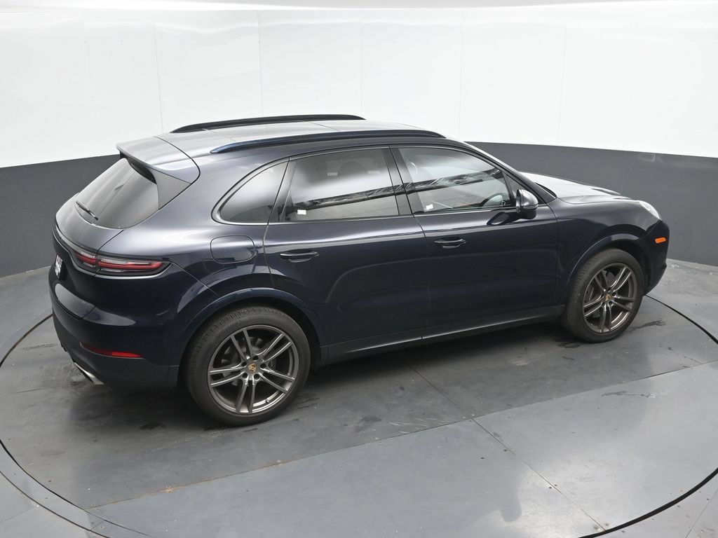Used 2023 Porsche Cayenne AWD/4WD image 30