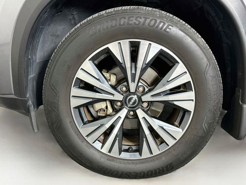 Used 2023 Nissan Rogue SV AWD/4WD image 11