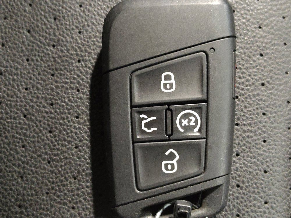 Used 2024 Volkswagen Jetta SE FWD image 32