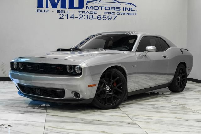 Used 2015 Dodge Challenger R/T Plus RWD image 2
