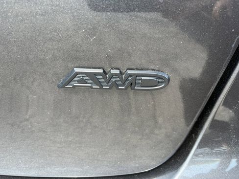 Used 2023 Chrysler Pacifica Touring-L w/ S Appearance Package AWD/4WD image 13