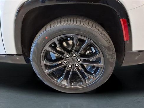 New 2026 Jeep Grand Wagoneer L Summit w/ Premium Group III image 7