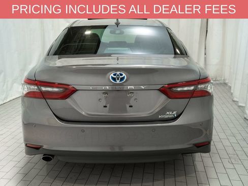 Used 2022 Toyota Camry XLE w/ Navigation Upgrade Package FWD image 4
