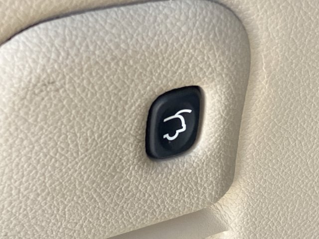Used 2019 Jeep Grand Cherokee Limited w/ Luxury Group II RWD image 7