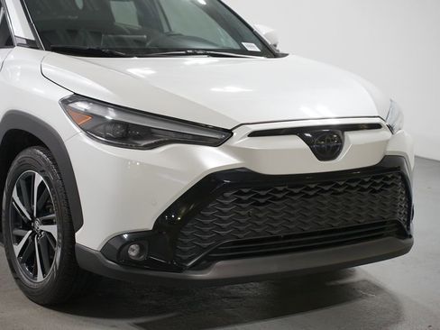 Certified 2024 Toyota Corolla Cross XSE image 4
