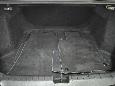 Used 2018 Honda Civic Touring image 12