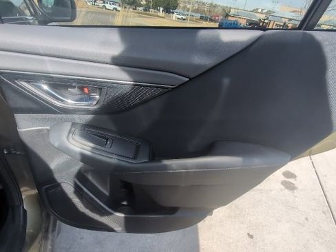 Used 2025 Subaru Outback Premium image 29