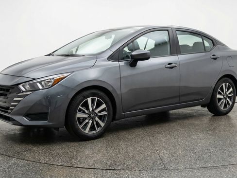 Used 2025 Nissan Versa SV FWD image 3