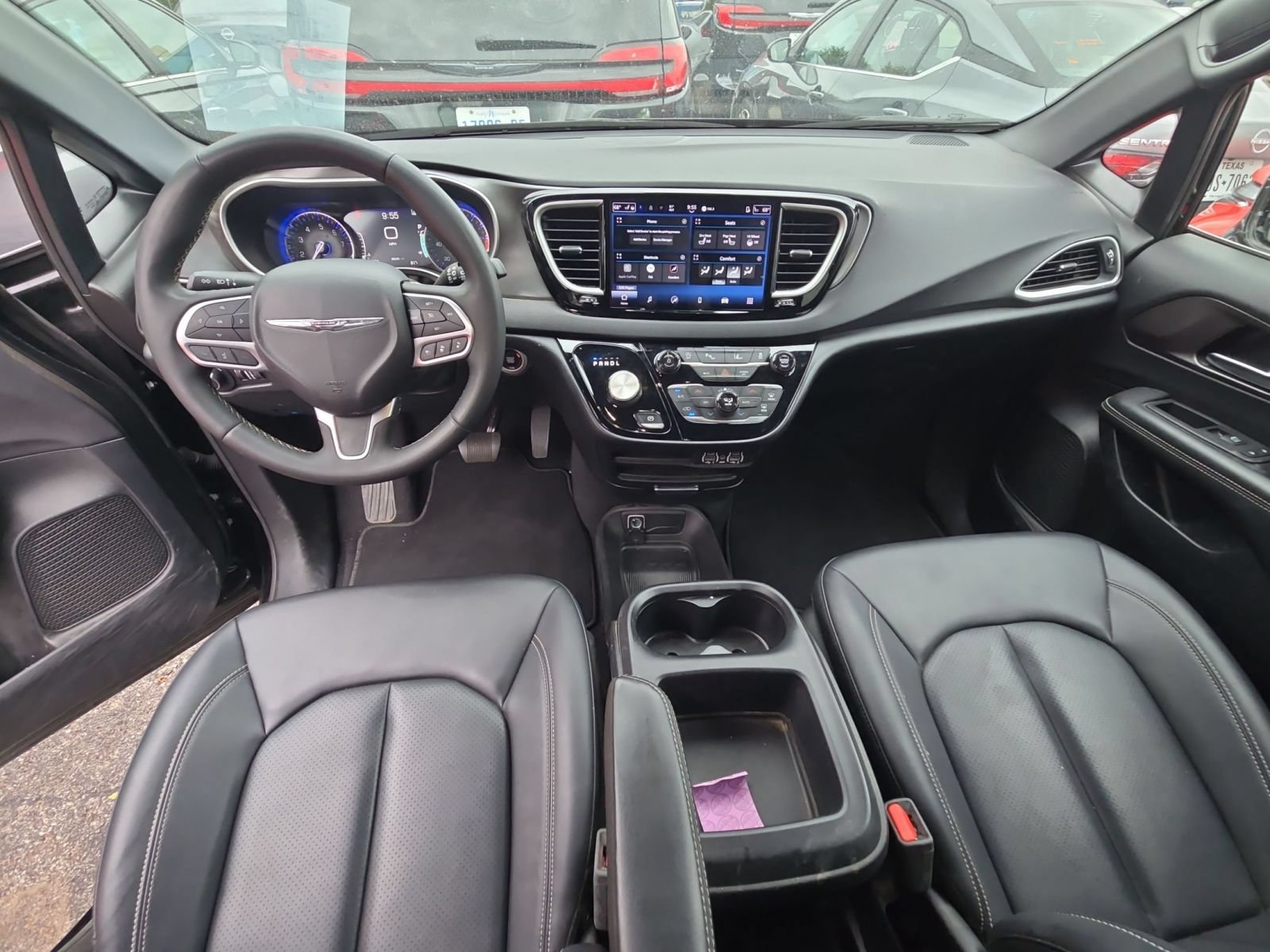 Used 2025 Chrysler Pacifica Select FWD image 13