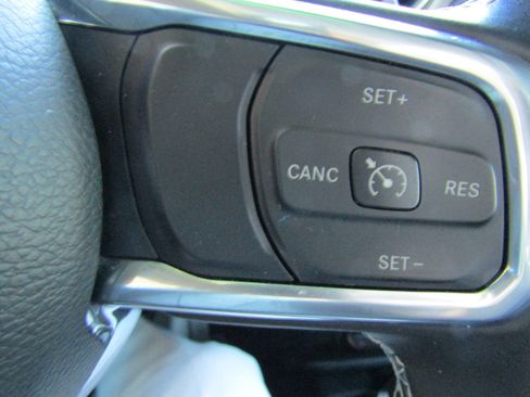 Used 2022 Jeep Wrangler Unlimited Sahara w/ Cold Weather Group image 23