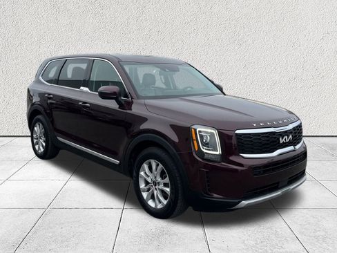 Used 2022 Kia Telluride LX image 1
