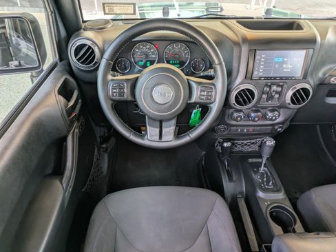 Used 2017 Jeep Wrangler Unlimited Sport w/ Quick Order Package 24S AWD/4WD image 14