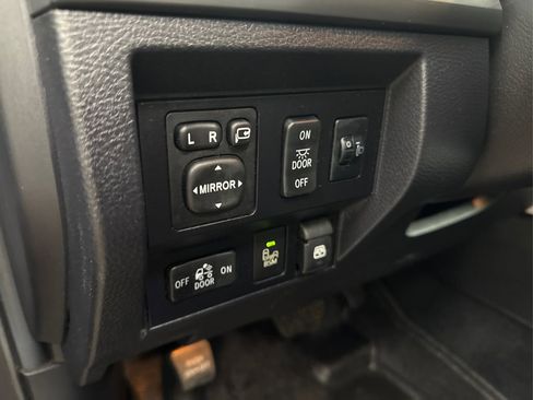 Used 2017 Toyota Tundra Platinum image 36