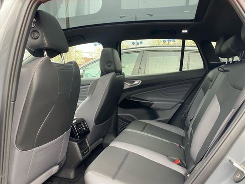 Used 2023 Volkswagen ID.4 Pro S image 17