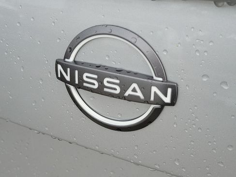 Used 2025 Nissan Versa SR w/ Trunk Package FWD image 10