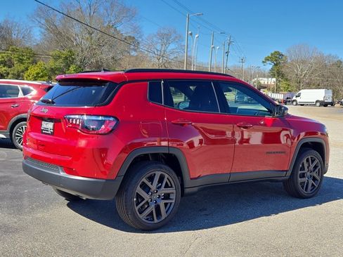 New 2026 Jeep Compass Latitude image 6