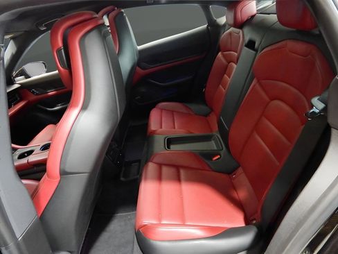 Used 2020 Porsche Taycan 4S image 33