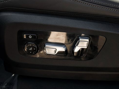 Used 2024 BMW X7 xDrive40i w/ Premium Package image 13