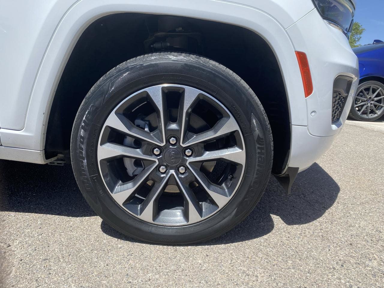 Used 2022 Jeep Grand Cherokee Overland w/ Advanced Protech Group III AWD/4WD image 6
