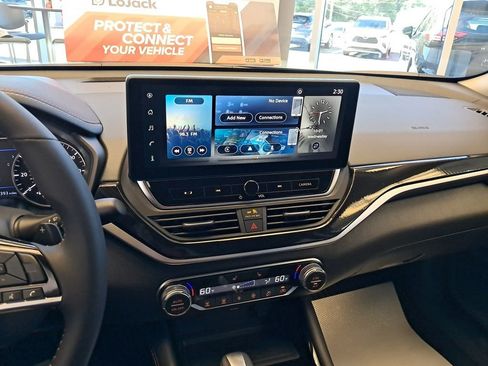 New 2025 Nissan Altima 2.5 SR w/ SR Premium Package image 18