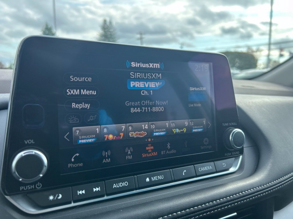 Used 2023 Nissan Rogue SV AWD/4WD image 16
