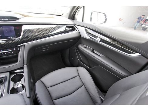 New 2024 Cadillac XT6 Premium Luxury w/ Technology Package FWD image 10