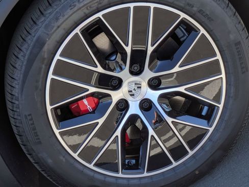 New 2025 Porsche Macan 4S Electric image 12