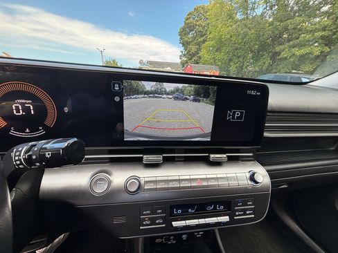 Used 2025 Hyundai Kona SEL AWD/4WD image 25