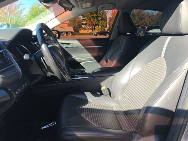Used 2018 Toyota Camry SE FWD image 9
