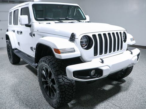 Used 2021 Jeep Wrangler Unlimited Sahara AWD/4WD image 5