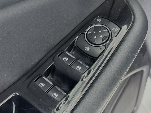 Used 2019 Ford Edge ST w/ Convenience Package image 18