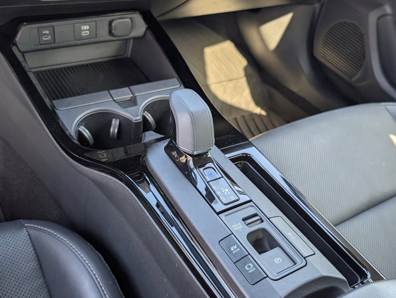 Used 2024 Toyota Prius XLE FWD image 16