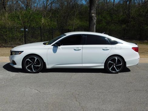Used 2022 Honda Accord Sport image 2