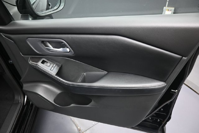 Used 2026 Nissan Rogue SV FWD image 32