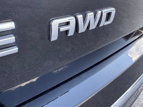 Used 2023 Chevrolet Traverse High Country AWD/4WD image 10
