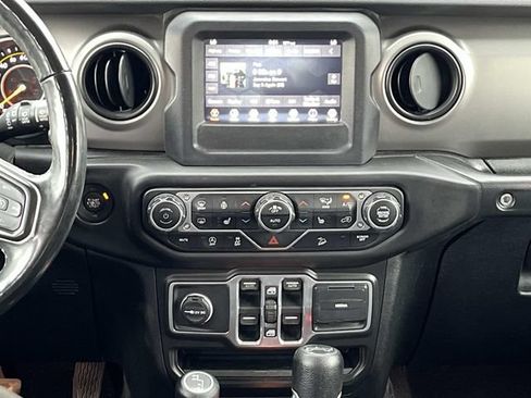 Used 2018 Jeep Wrangler Unlimited Sport S AWD/4WD image 15