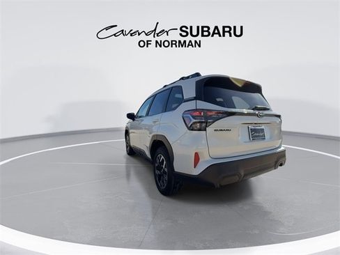 Used 2025 Subaru Forester Premium image 9