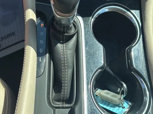 Used 2017 Buick Envision Essence FWD image 19