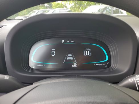 Used 2025 Hyundai Venue SE FWD image 18