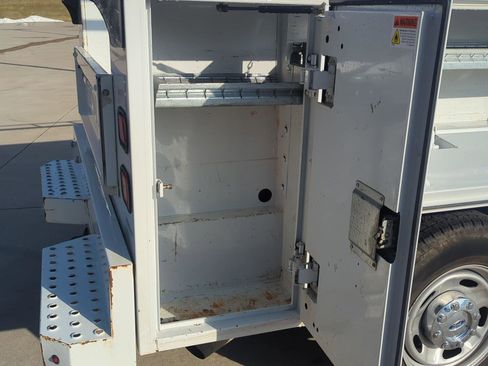 Used 2016 Ford F250 XL w/ Power Equipment Group image 21