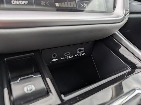 Used 2023 Subaru Outback Premium AWD/4WD image 33